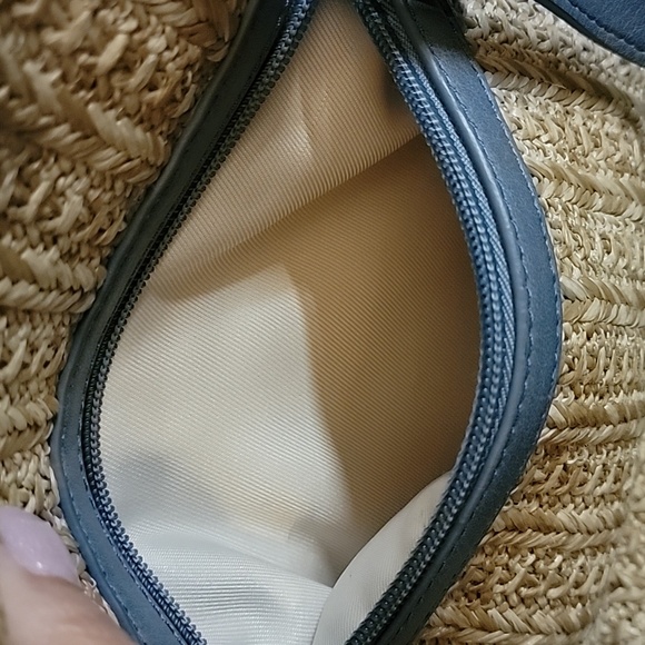 Sakroots zip top tote!  Bird/Meadow pattern.  Super cute. - Picture 6 of 8